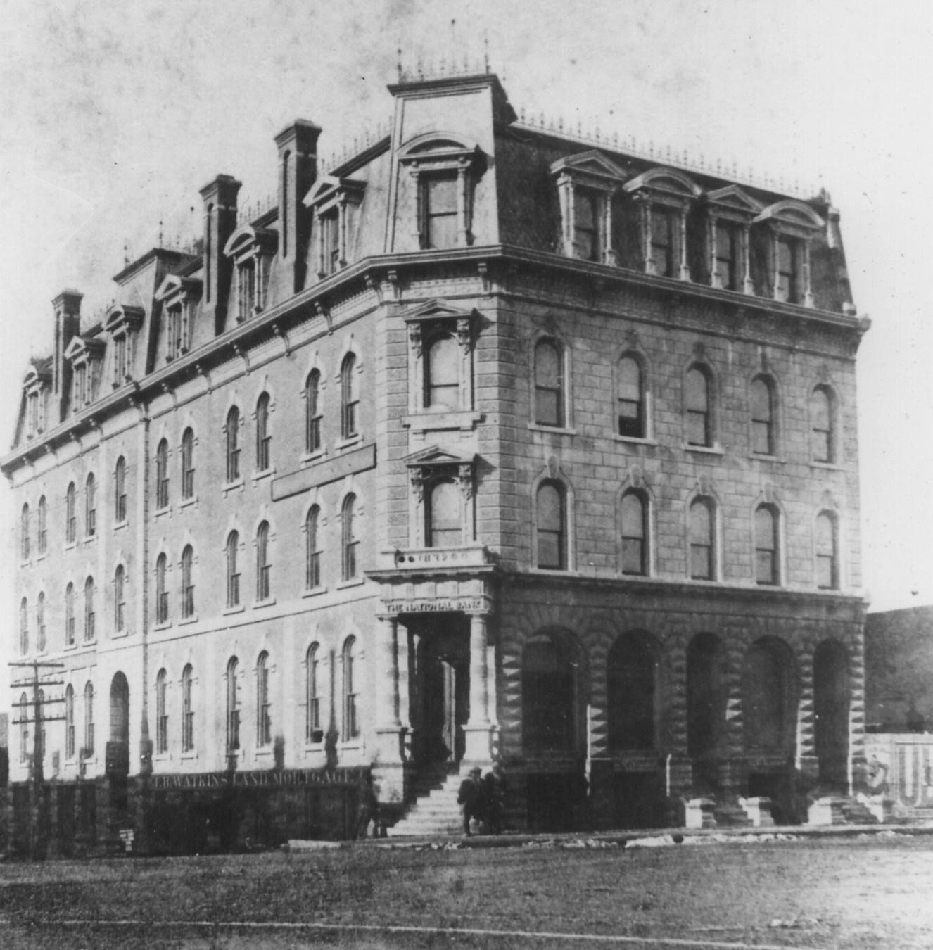 [Lawrence National Bank, Seventh St. and Massachusetts St., demolished.
]